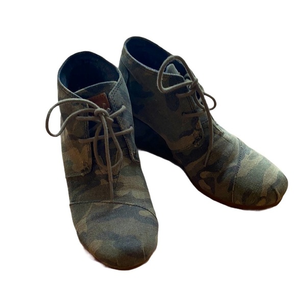 Toms Wedges sz 7.5 camouflage - Picture 1 of 6